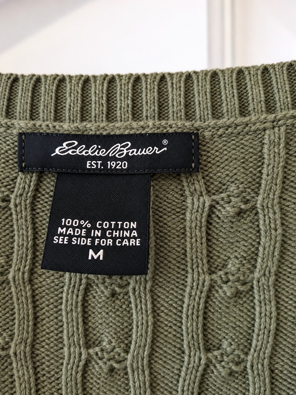 Eddie Bauer 100% Cotton Olive Green Cable Knit V-Neck Fishmerman Sweater - Picture 3 of 4